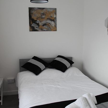 Вілла Coolfin House-Close To Excel, Contractors, Relocators, Paid Parking Лондон Екстер'єр фото